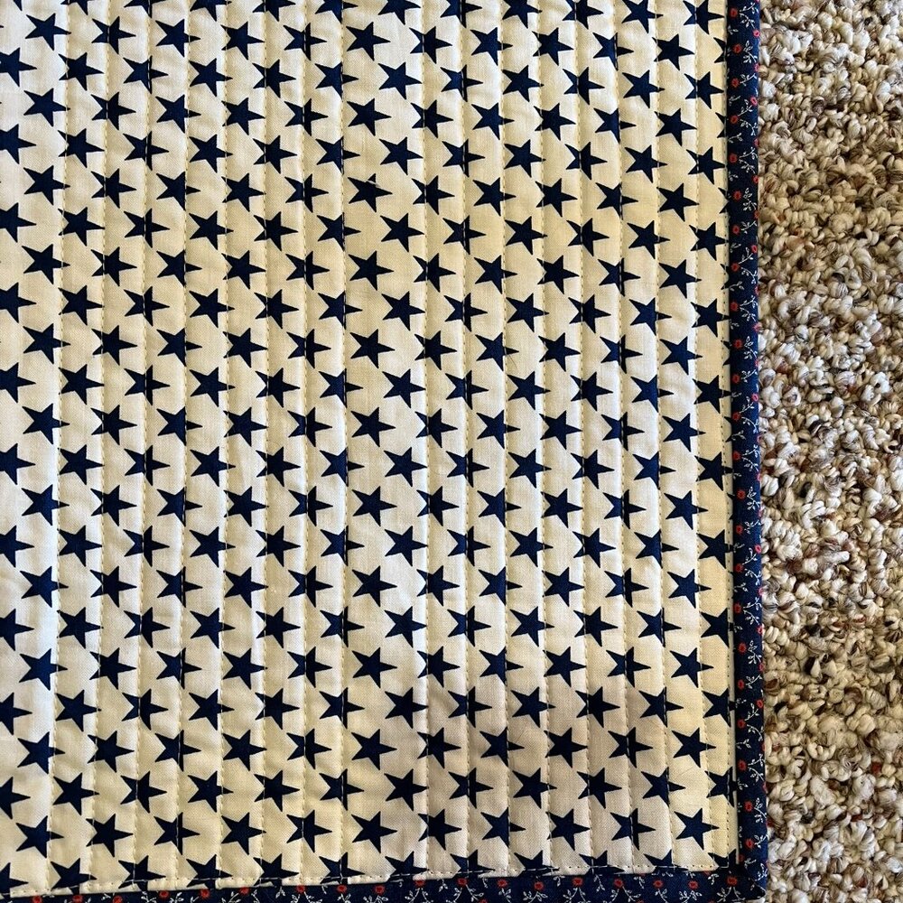 New Handcrafted Americana Lap Quilt or Throw in Red, Cream & Navy Blue - Picture 3 of 9